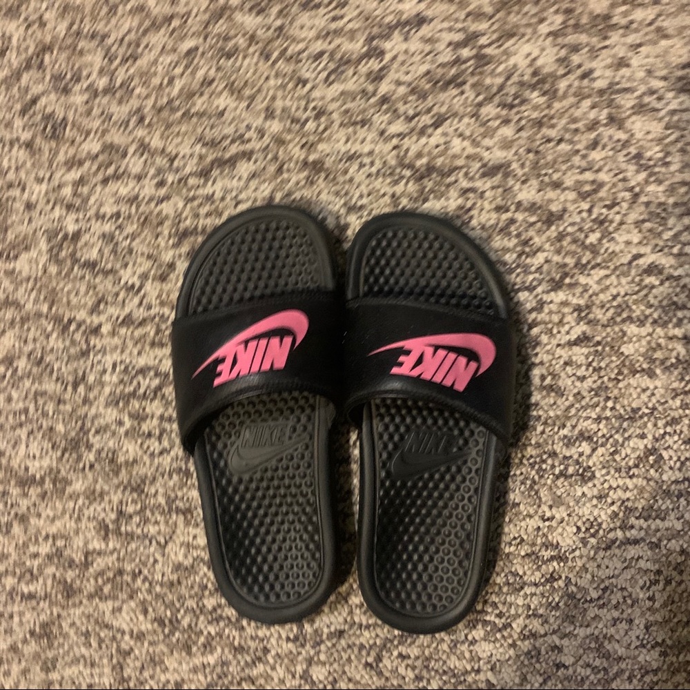 Nike slides